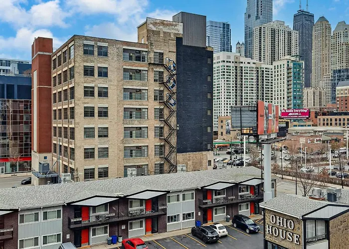 River North Rooftop With In And Out Parking 5 * Chicago
